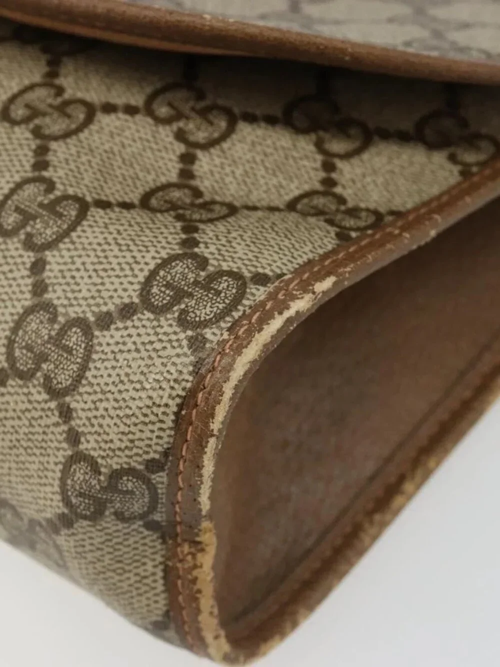 Gucci brand	gucci color	beige